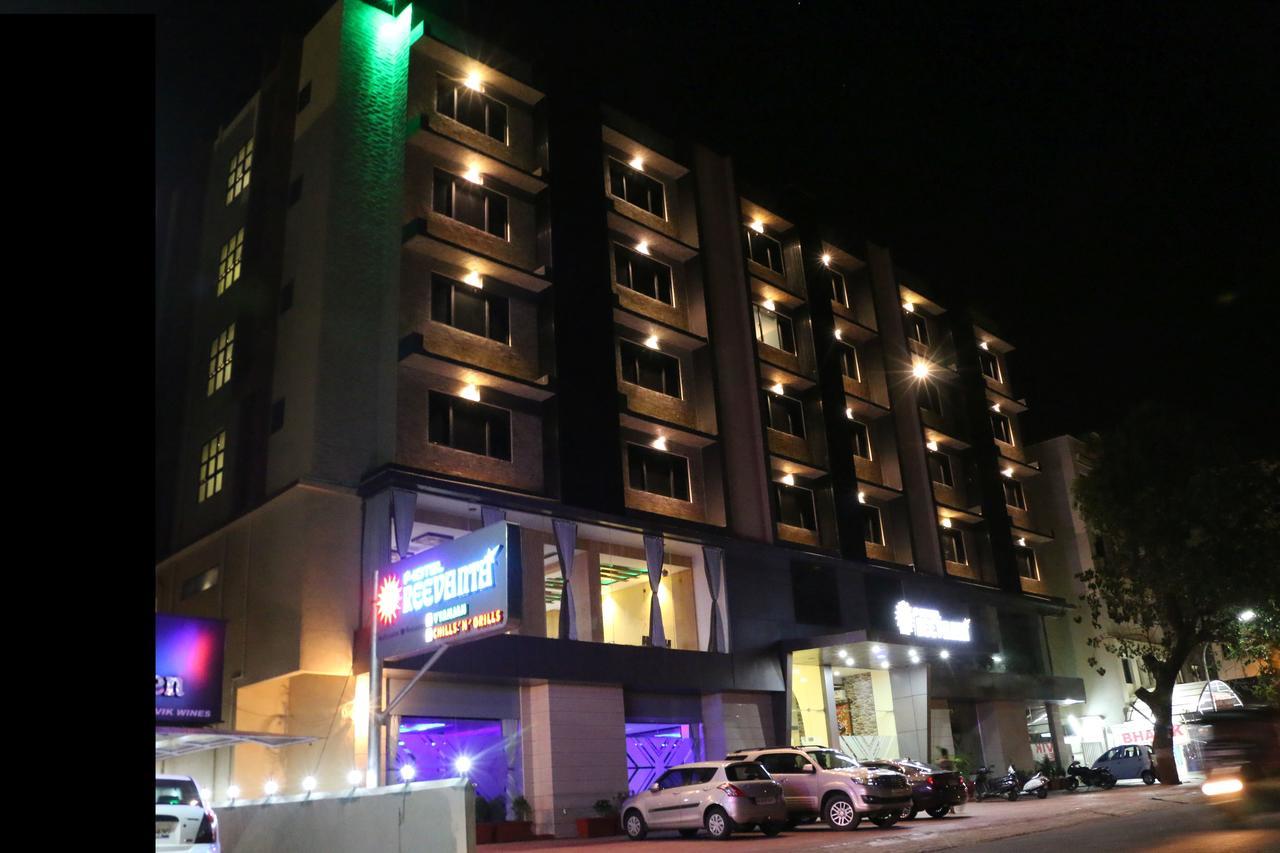 Hotel Reevanta Daman Exteriér fotografie