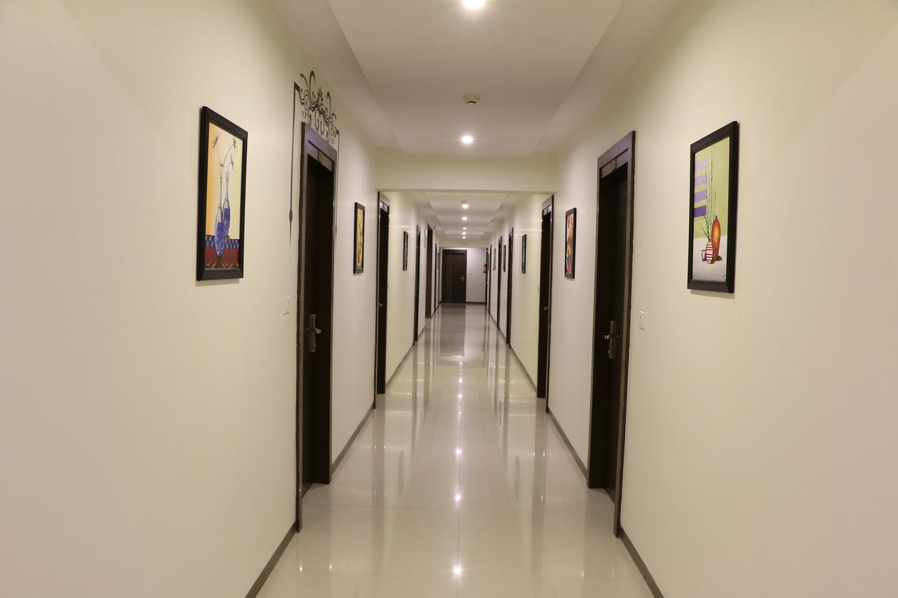 Hotel Reevanta Daman Exteriér fotografie