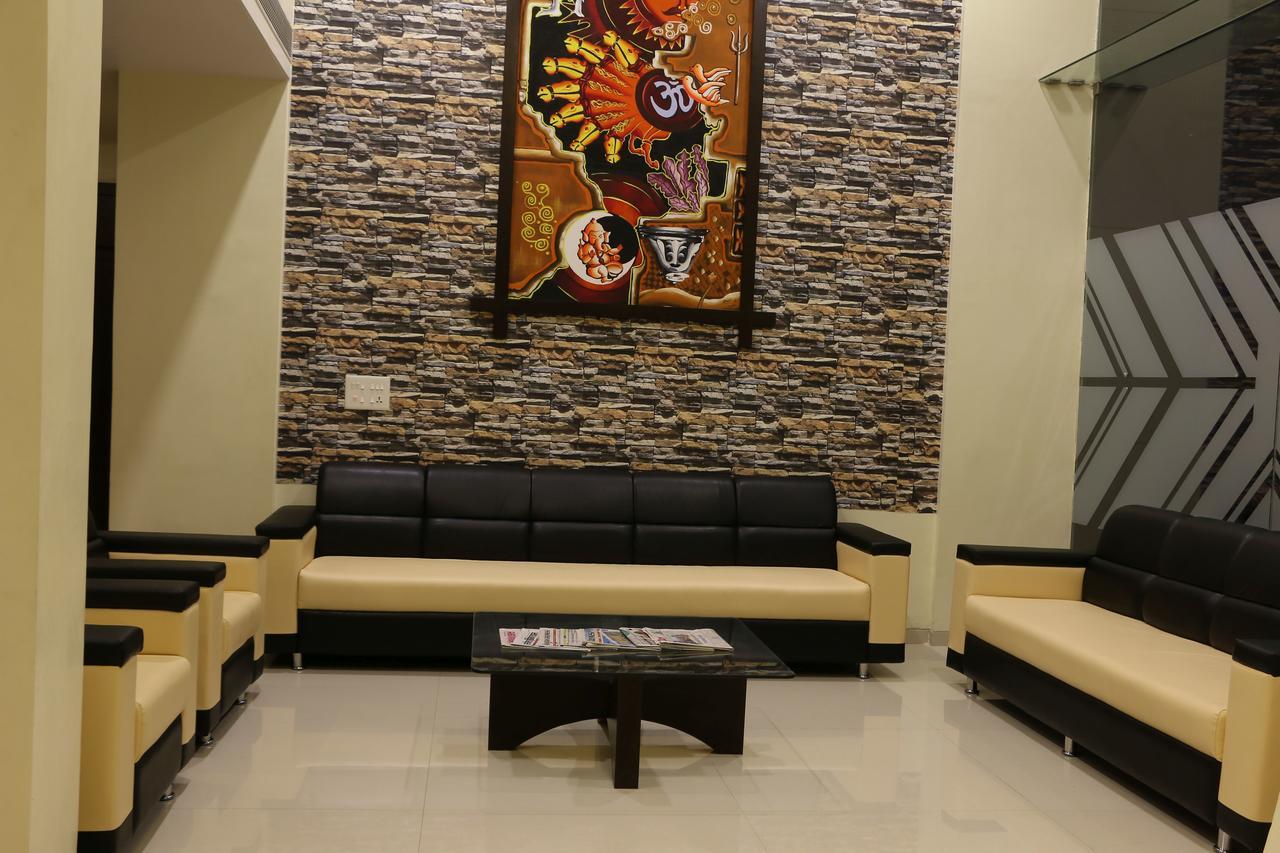 Hotel Reevanta Daman Exteriér fotografie