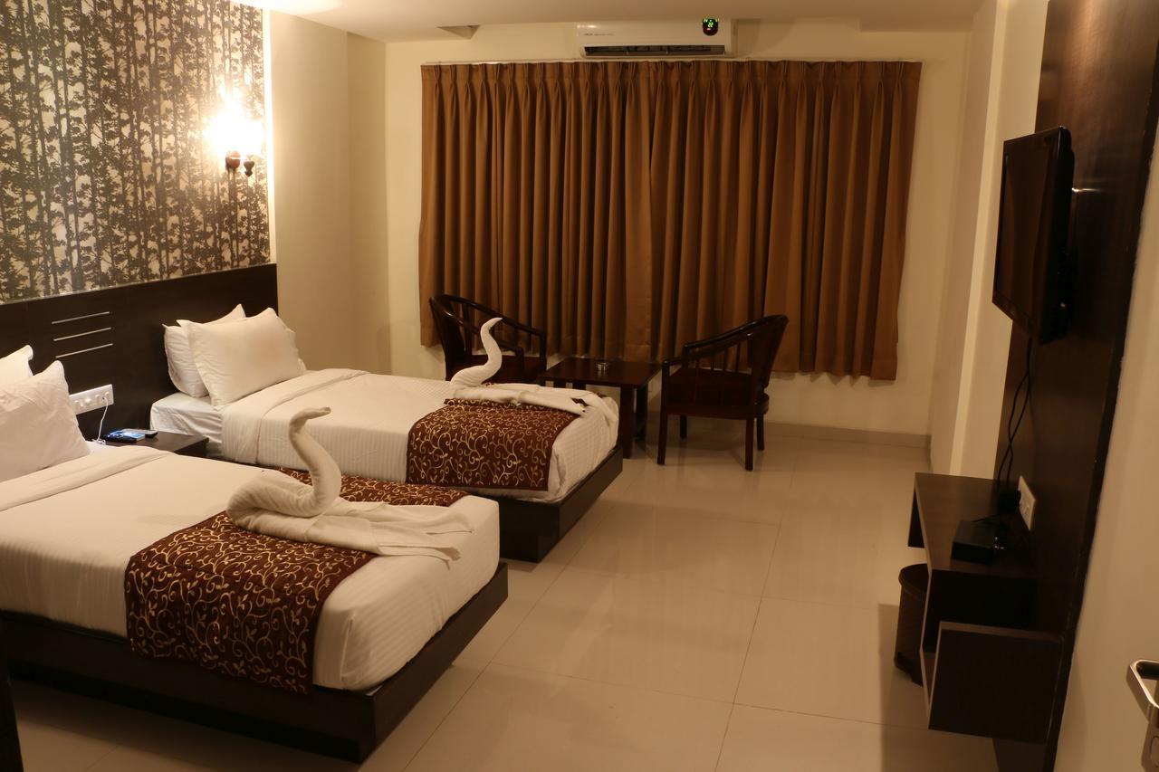 Hotel Reevanta Daman Exteriér fotografie